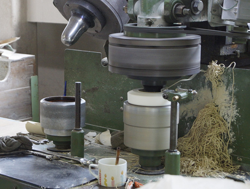 滾壓車(chē)臺陶瓷石膏模具